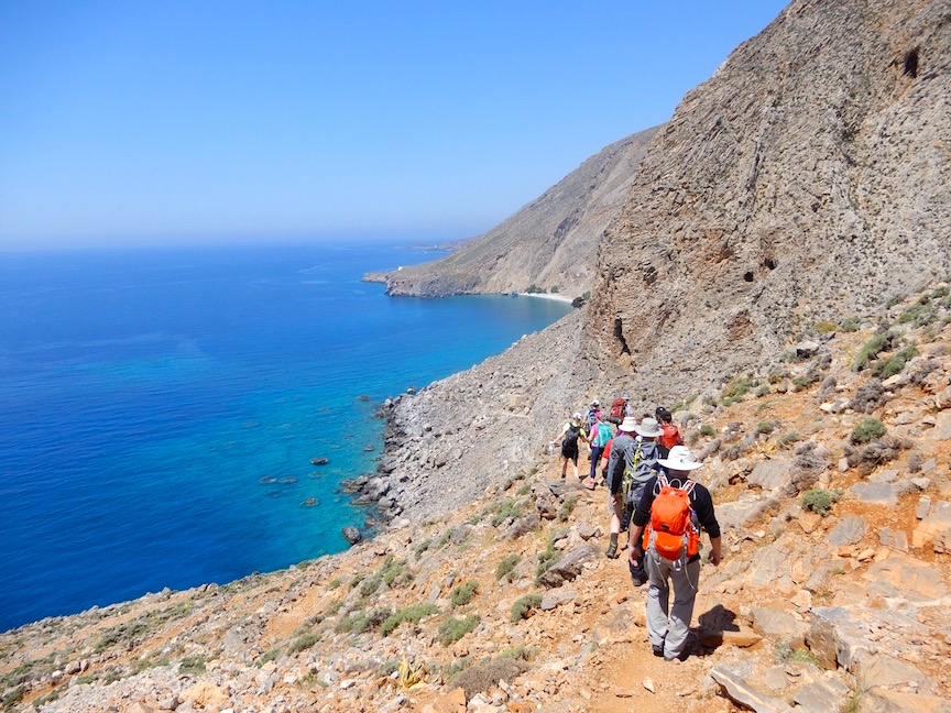 Photo 17. Marcher le long des falaises et de la mer de Lybie
